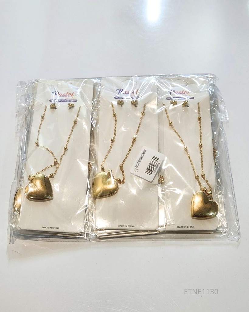 COLLARES RELICARIOS CORAZON LISO