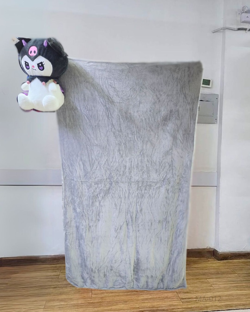 PELUCHES COBIJA KUROMI