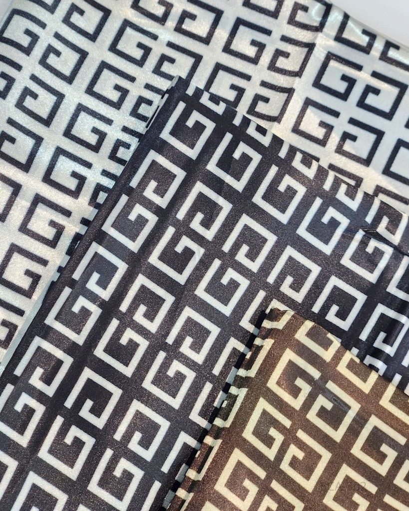 PAÑOLETAS DE SEDA GUCCI GRANDES (90X90 CM)