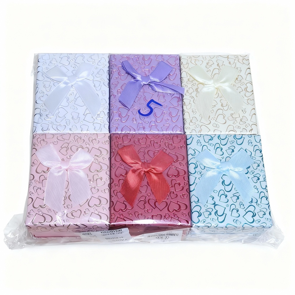 CAJA DE REGALO CUADRADA CON CORAZONES