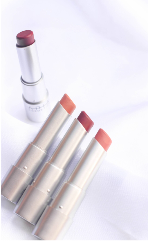 LABIALES SEMI MATTE KISSING ARIA COSMETICS 