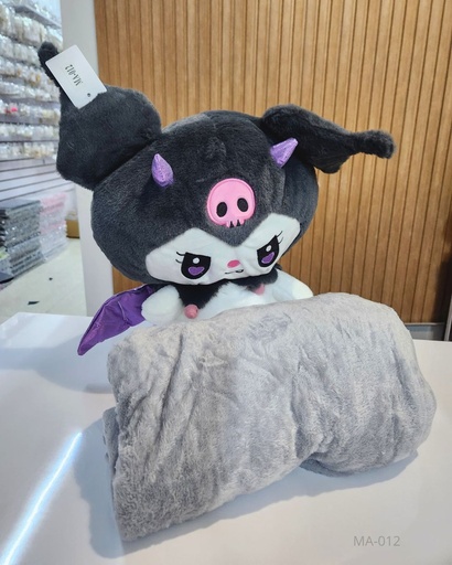 [MA-012] PELUCHES COBIJA KUROMI